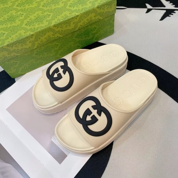 Gucci Cream and Black Women's Slippers - Picture 9 of 9